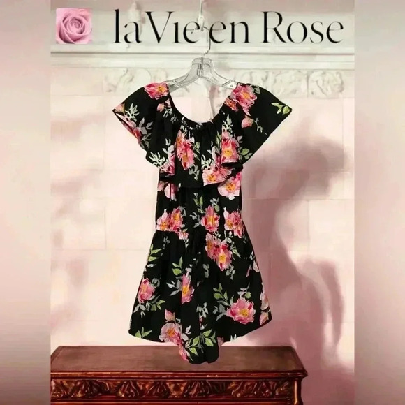 NWOT Aqua La Vie En Rose, Tropical Print Short Sleeve Romper, XS, Black, Pink 🌸 - Picture 1 of 6